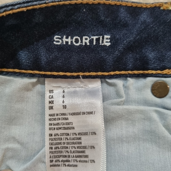 AMERICAN EAGLE OUTFITTERS "Shortie" Super Stretch Denim Shorts, Size US6 - Picture 7 of 10